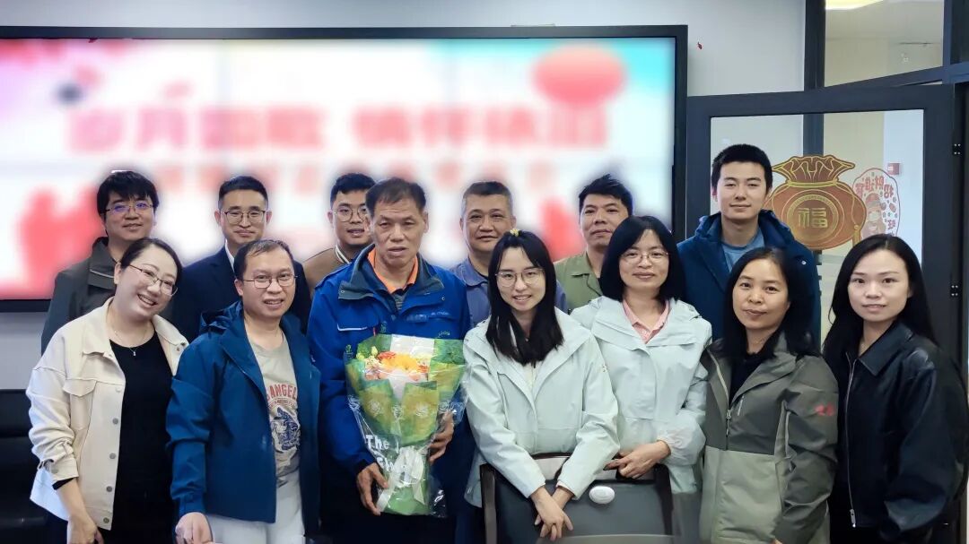 情暖桑榆 薪火相传——白云山腾博会官网制药工会温情举行2025年退休职工系列欢送会