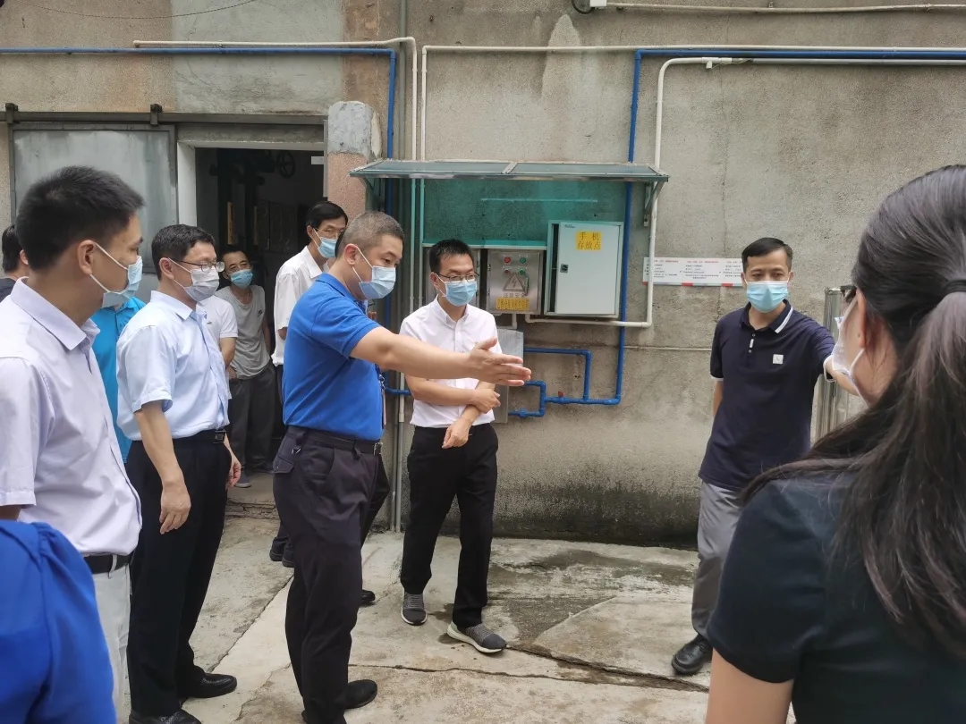 海珠区常务副区长傅晓初到白云山腾博会官网公司开展清静生产检查